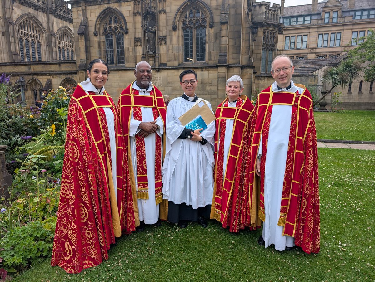 Manchester Cathedral tweet media