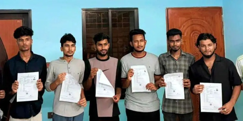 জামালপুরে সেই ১২ পরীক্ষার্থীর স্বস্তি: প্রবেশপত্র পেয়ে দিলেন পরীক্ষা