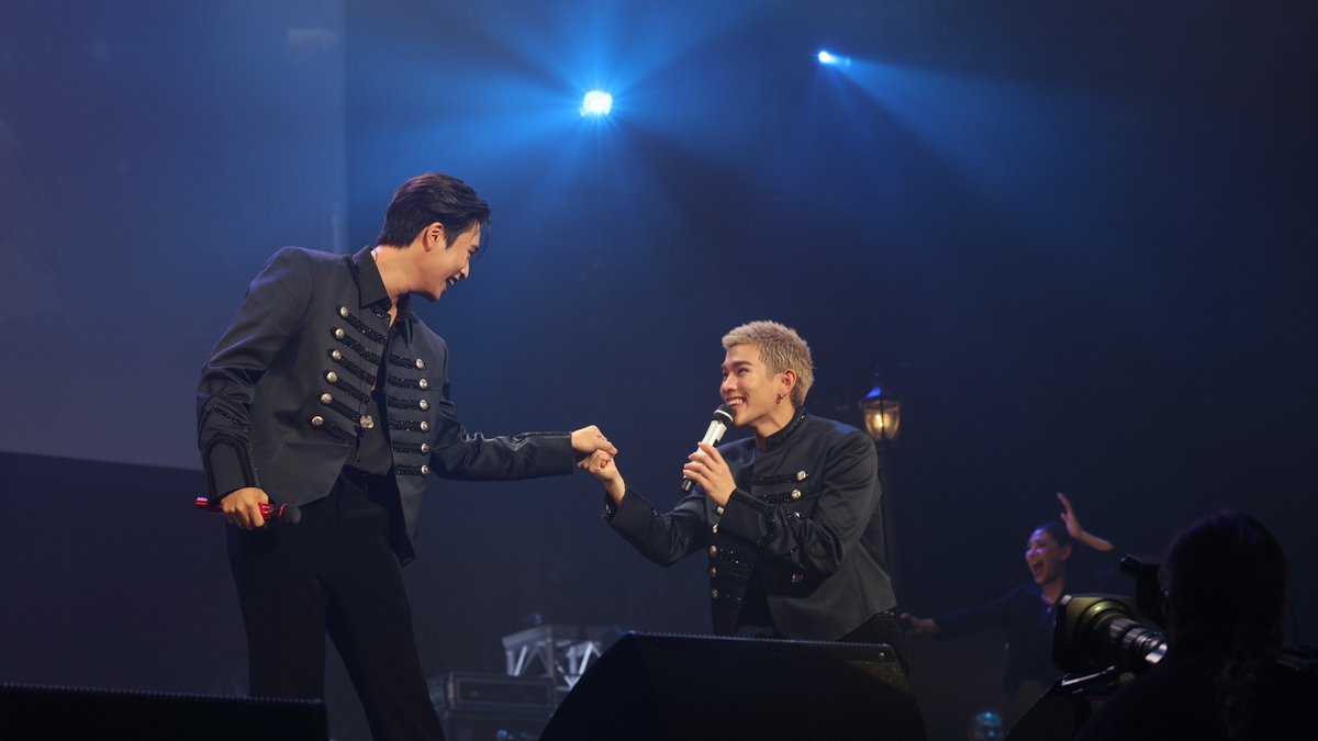 GMMTV's tweet photo. วันนี้สนุกมาก! เป็นอีกครั้งที่เราสองคนมีความสุขมาก
ขอบคุณทุกคนมากจริงๆ 
ขอบคุณที่มาสนุกด้วยกันนะครับ 
ไว้ครั้งหน้าเรามาสนุกด้วยกันอีกนะ รักทุกคนที่สุดเลย 

今日は本当に楽しかった！僕たち2人はともとっても幸せな時間を過ごせたよ！！
みんな、本当にありがとう！！
一緒に楽しんでくれてありがとうね！！
次もまた一緒に楽しもうね。みんなのこと、大好きだよ！！

#GFRunTheWorldinOsaka
#GMMTV @gemini_ti @tawattannn