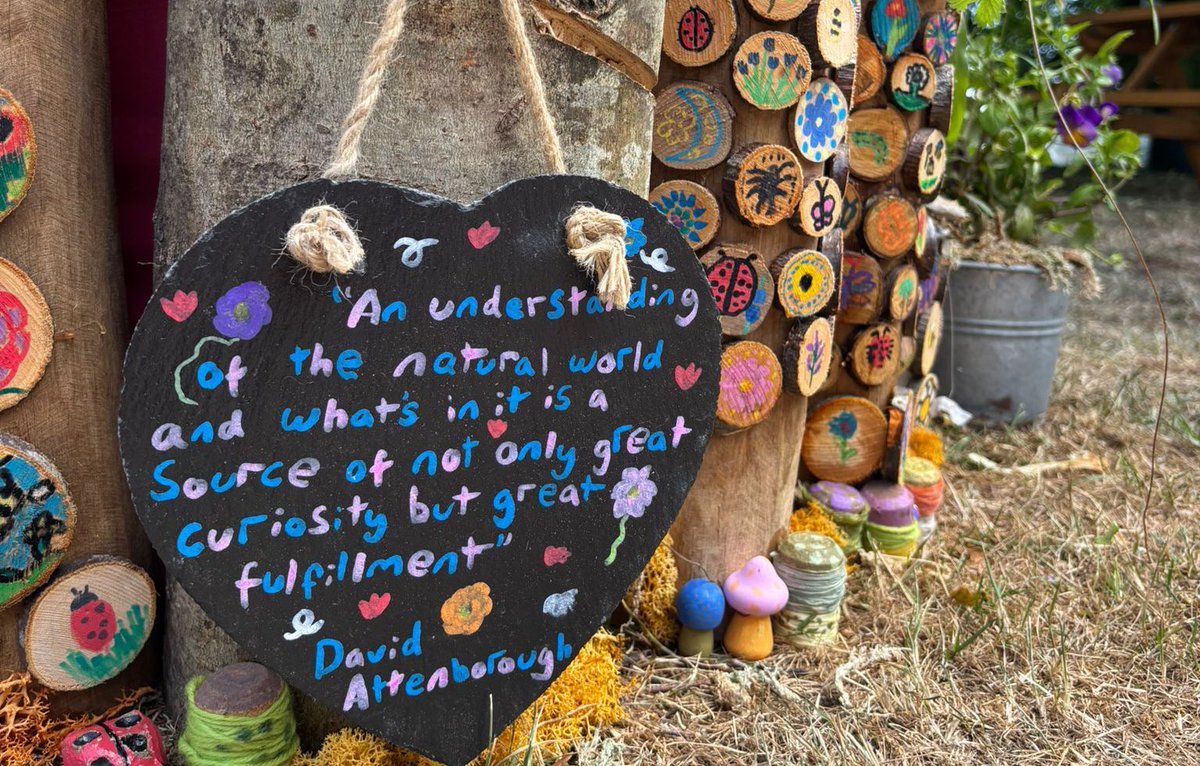 LEOforestschool's tweet image. 🐝 RHS School Wonderland Bug Barrels

Children at @HurstParkSchool have created an amazing bug barrel, inspired and planted through the theme of ‘wonder’. Come along and see it exhibited at @The_RHS Hampton Court Palace Garden Festival this week!

#RHSHamptonCourt 🐛 🐞 🐜 🪱 🌼