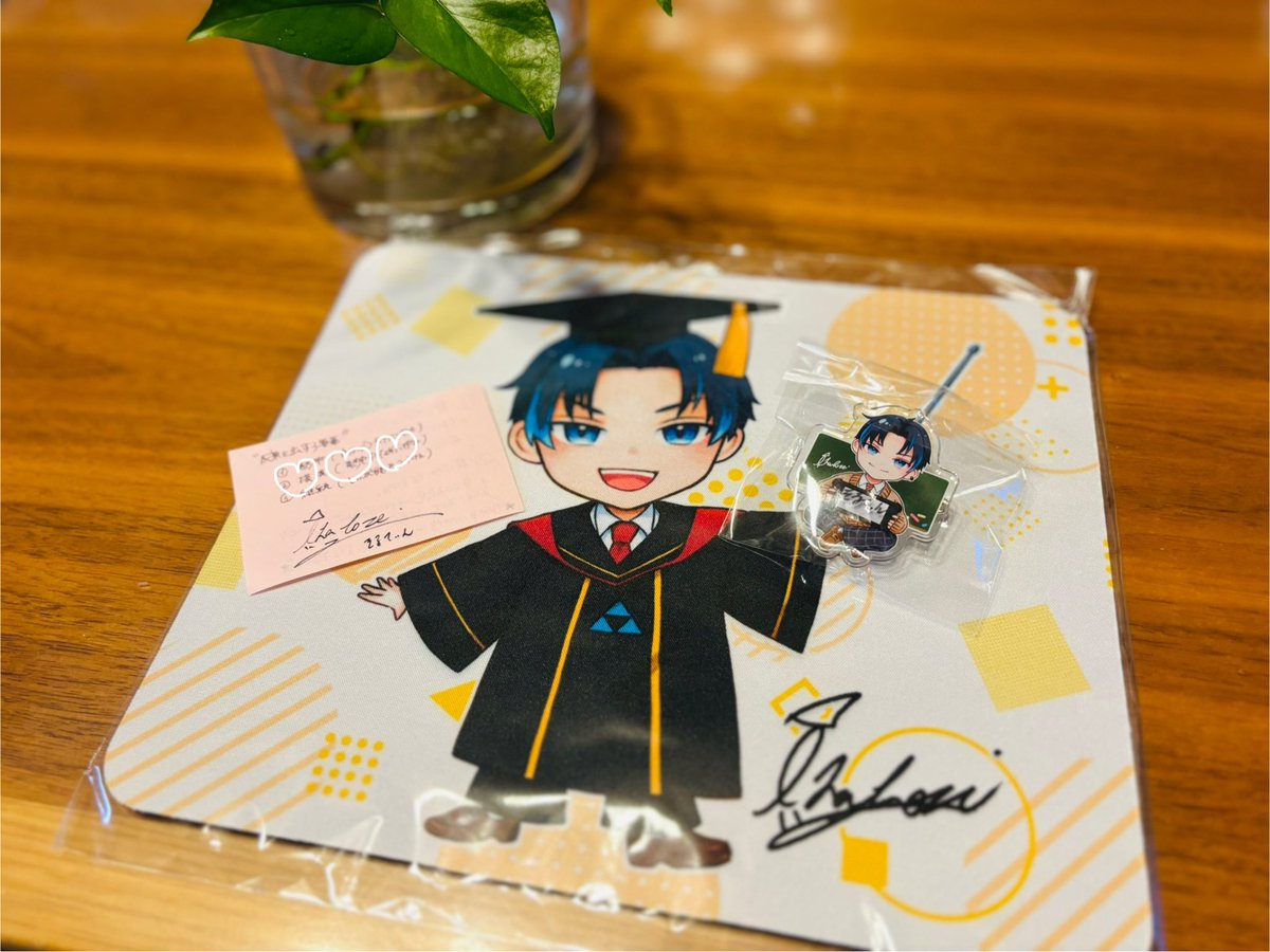 __sorutein's tweet photo. いかさんのサタプロ講義行ってきました♥️
お話は面白くて本当、時間あっという間でした！！
"自分の言葉に責任を持つ" 
常に目標を掲げて頑張る姿って輝いているなと感じました✨
自分も熱中できるものを探したいです..🔥

あと、前髪アップしてるかっこいい
いかさんに終始きゅんきゅんでした〜🥰♡♡ https://t.co/V0qCYZ5Y5s
