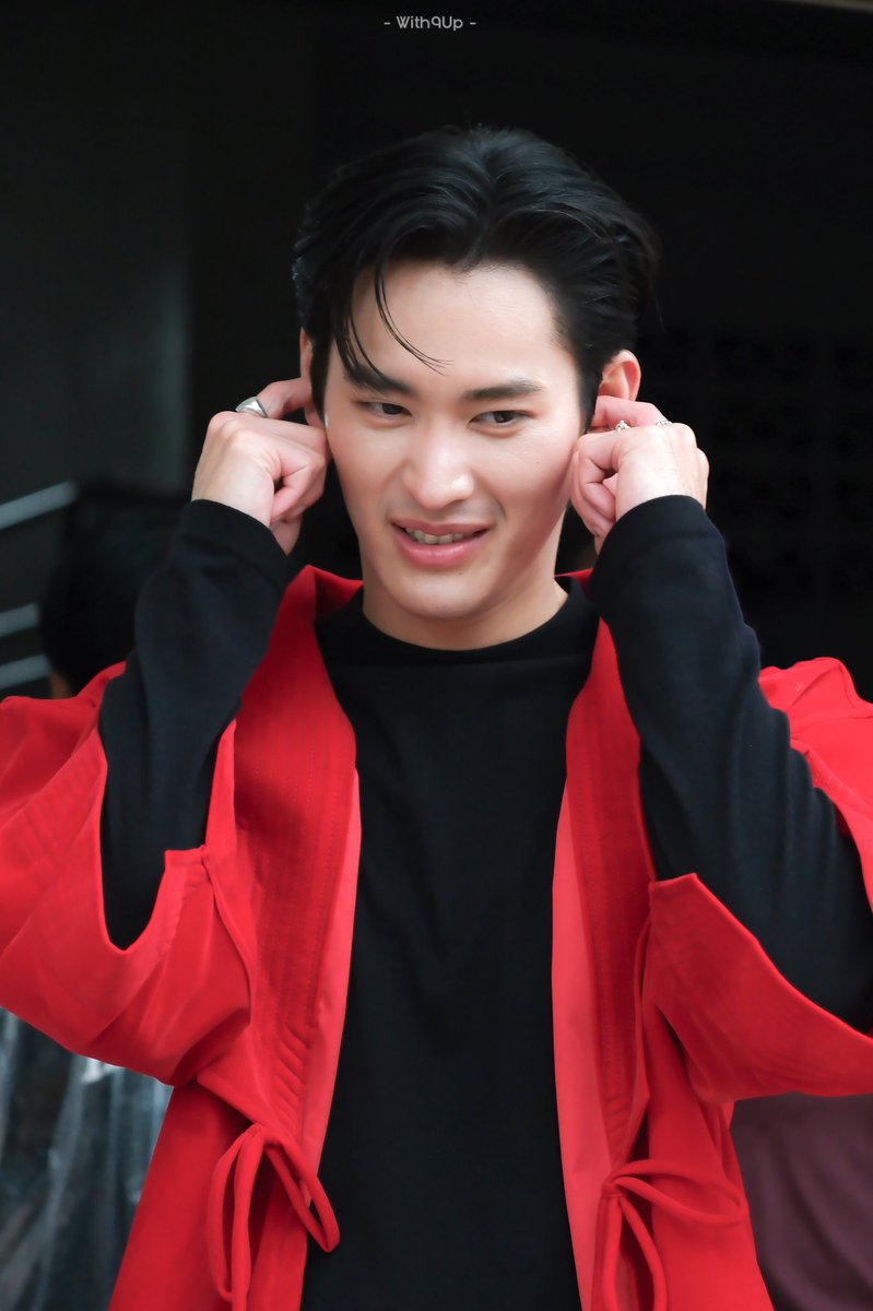 ปักเด็กเร้กงอแงเสียงลำโพงดังก่อน 1 รูป 😾🖤✨

PRIDE PARADE JAL WITH KAO

#KAOxPrideMonthJAL
#number_9th