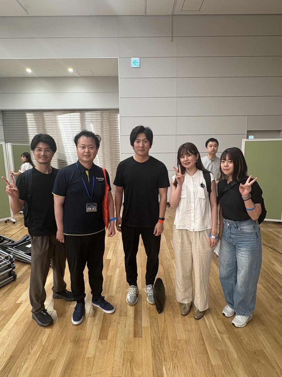 _everwalk_'s tweet photo. 本日は、エバーウォークメンバーでデイフェスに参加してきました🌸

有名な先生方と直接お話でき、大変光��です。明日からまた��張ります🔥

@hirokiwachigai https://t.co/AJCH81JPIl