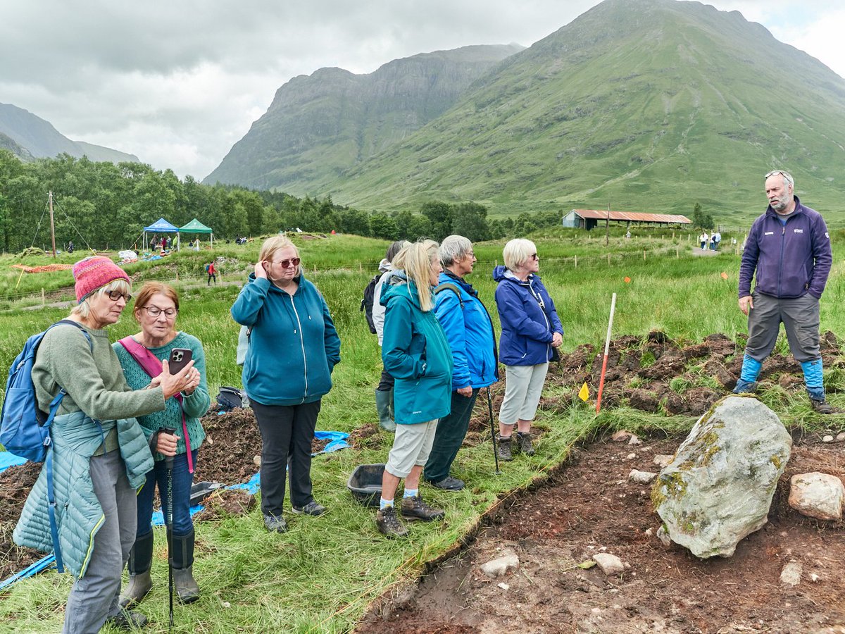 57seoras's tweet image. An interesting day at Achnacon, Glencoe with @AcfAscot Shown around by lead archaeologists @EddieCStewart and Derek Alexander @NTS_archaeology
A really interesting dig and location. Updates etc. can be found here: …encoeandrannochenvirons.wordpress.com
#archaeology #glencoe