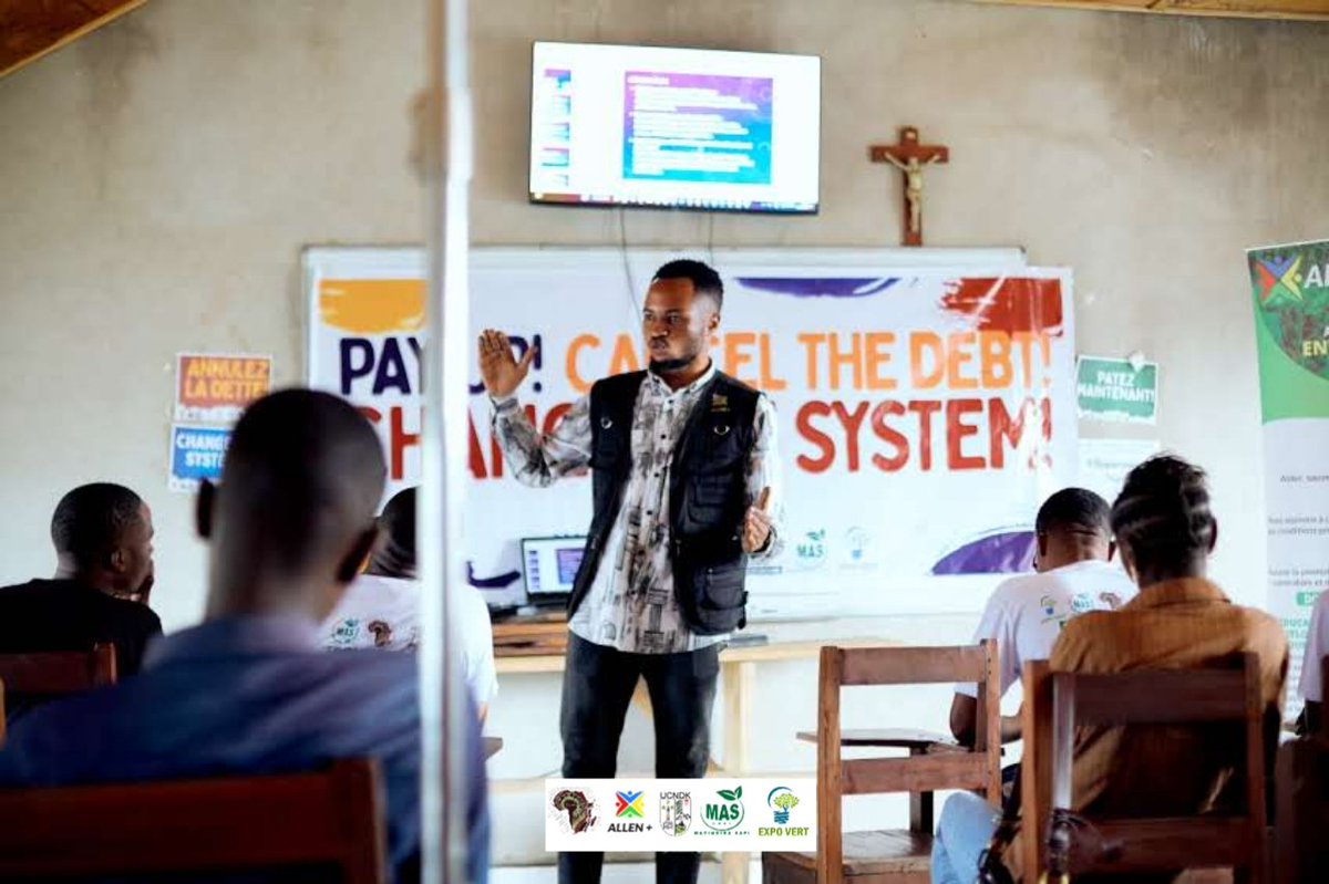 aid_learn47733's tweet photo. 🌍 Mobilisation Mondiale pour le Financement Climatique📢

Le 28 juin 2025, ALLEN+, avec le soutenu par @AfricansRising, a organisé une conférence-débat à l'UCNDK. Les jeunes ont discuté des enjeux financiers liés au climat.
#PayUpNow #CancelTheDebt #SystemChangeNow https://t.co/sEc6olIhoR