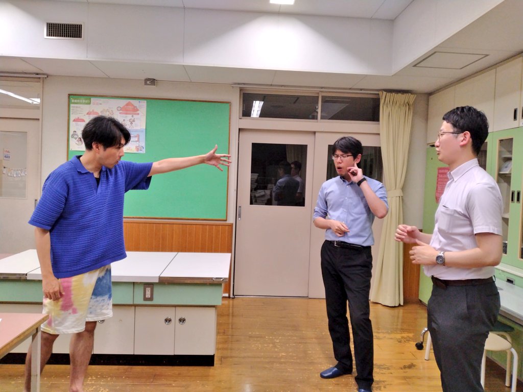 CCCatsquartet's tweet photo. C.C.Catsです🐈️
6月はふちゅアカの余韻に浸りつつ、Steveさんにアドバイスをいただいたり、Tenorみほがアメリカを楽しむのを見守りながら3人でリハーサルをしたり…と過ごしておりました！
来週末、みほがついにバーバーショップ界の神Jim Henryによる指揮でコーラスデビュー⁉️ Brake a lash‼️👁️👁️ https://t.co/gOcZQ5sJrS