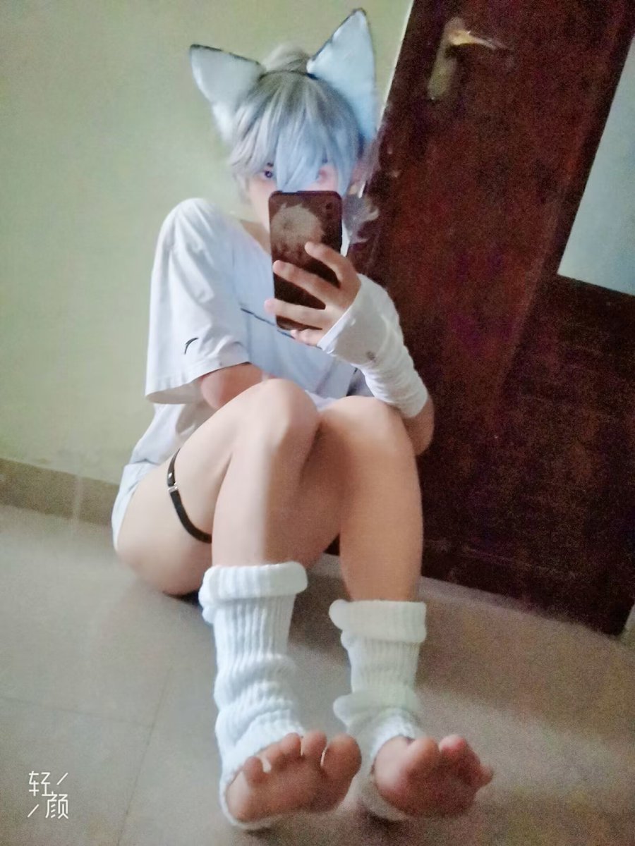 fengmoai's tweet photo. 依旧参考自己，是速写不是描图
#正太 #可爱の男孩子 #画画 #男娘
#足控 https://t.co/9Bw8rNL8Yy