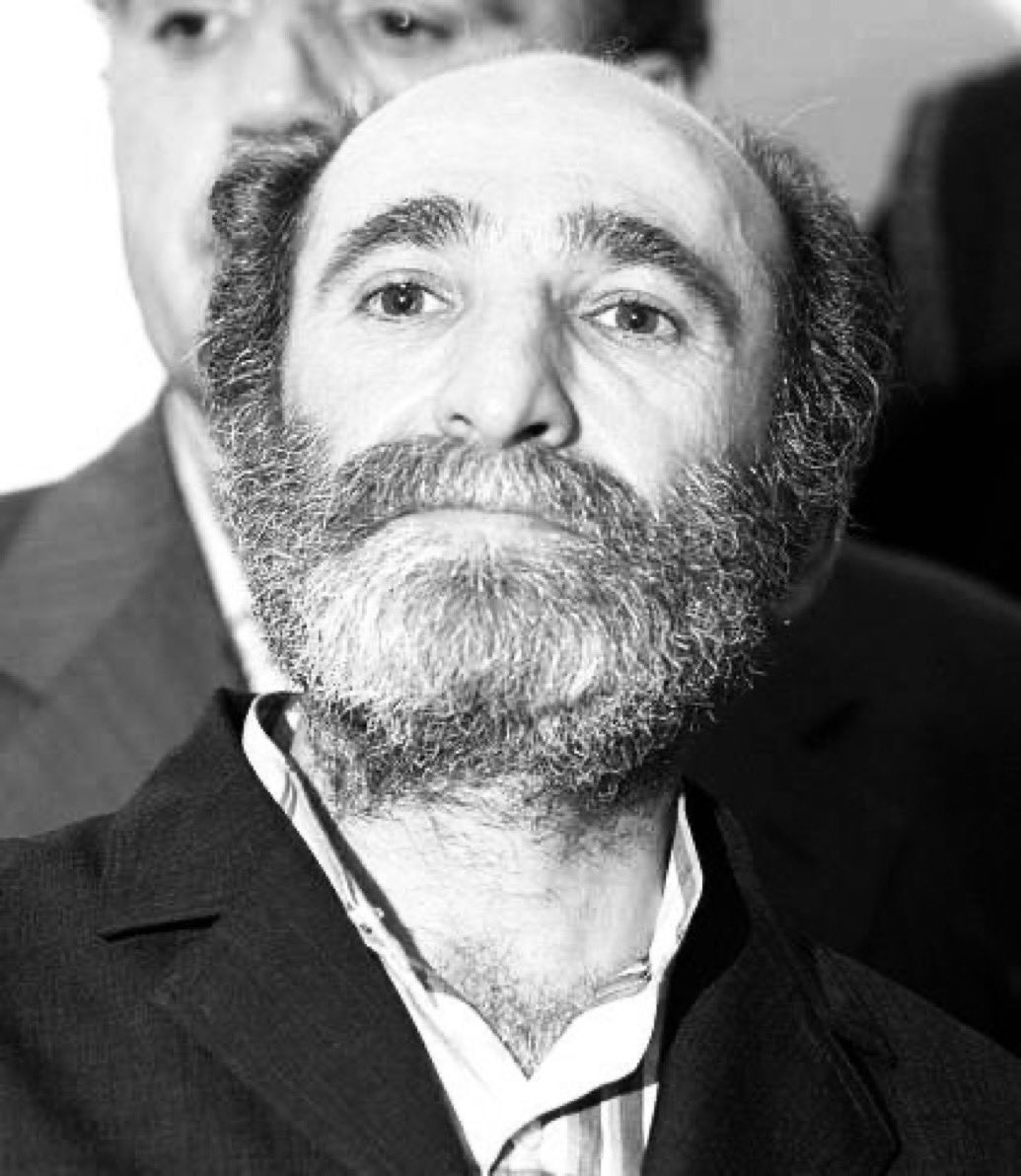 Şeyh Said’i darağacında, Orhan Doğan’ı zindanlarda susturmak istediler. Ancak direnişleriyle halkın hafızasında ölümsüzleştiler. Onları saygı, minnet ve mücadele azmiyle anıyoruz.

#seyhsaid 29 Haziran 1865♾️
#OrhanDoğan 25 Temmuz 1955 ♾️