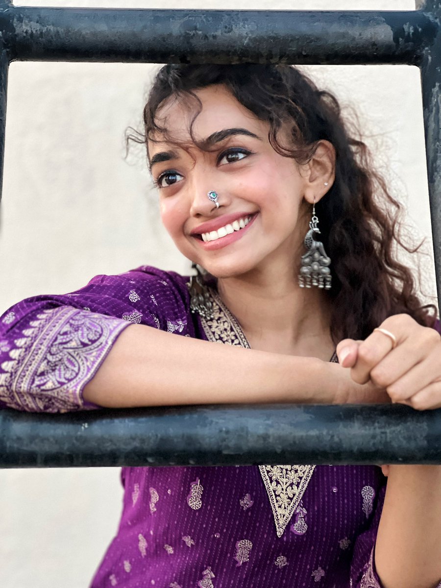 SaanveMegghana's tweet photo. That nose pin is special, it’s Ramula’s from Pitta Kathalu. So so special! ♥️ 
Eppadi iruku? https://t.co/S39qNVq6ZN