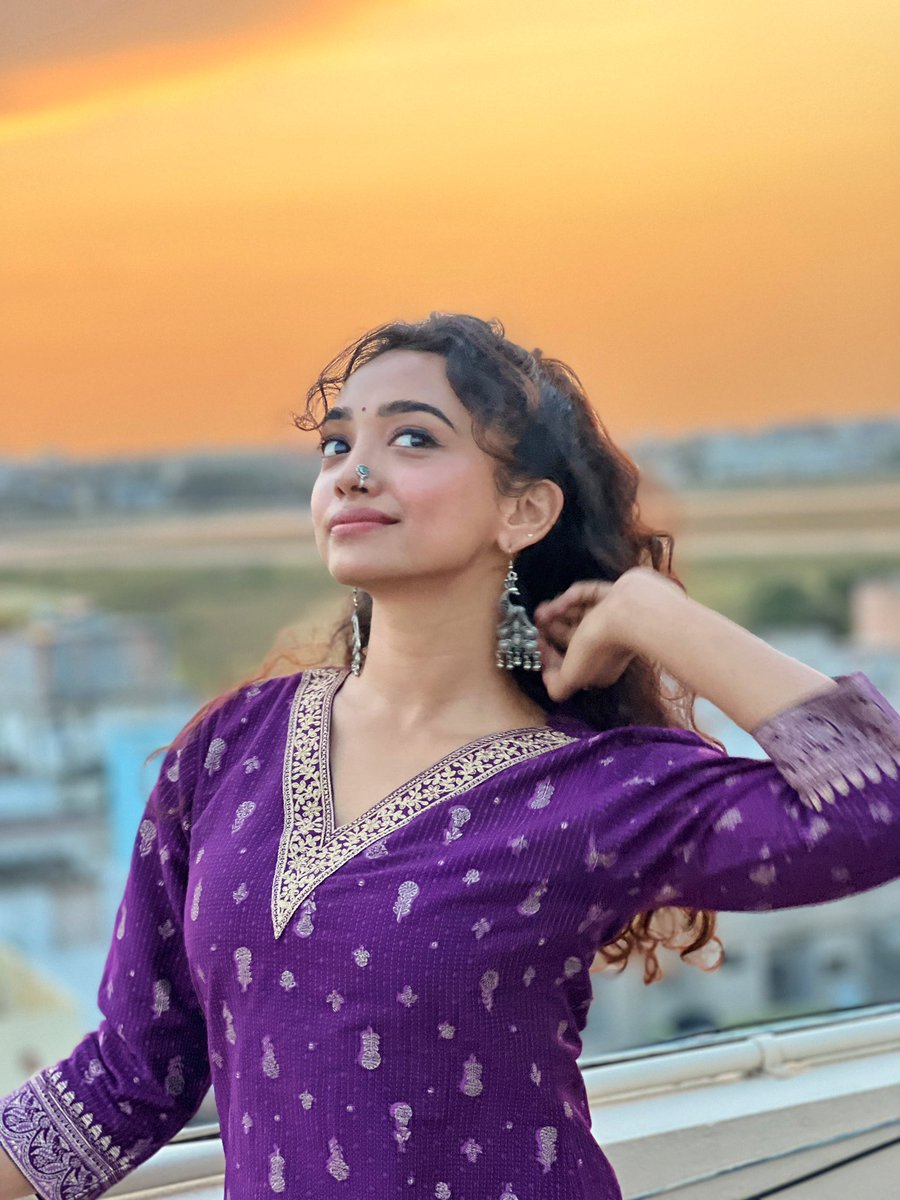 SaanveMegghana's tweet photo. That nose pin is special, it’s Ramula’s from Pitta Kathalu. So so special! ♥️ 
Eppadi iruku? https://t.co/S39qNVq6ZN