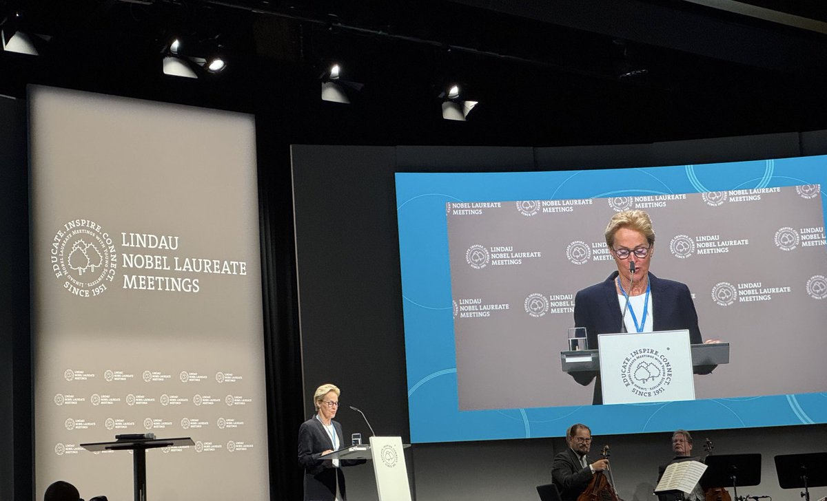 AnimaAnandkumar's tweet image. Great opening at Lindau Nobel laureate event by @francesarnold I will be speaking on the panel of AI in chemistry later in the week #LINO25