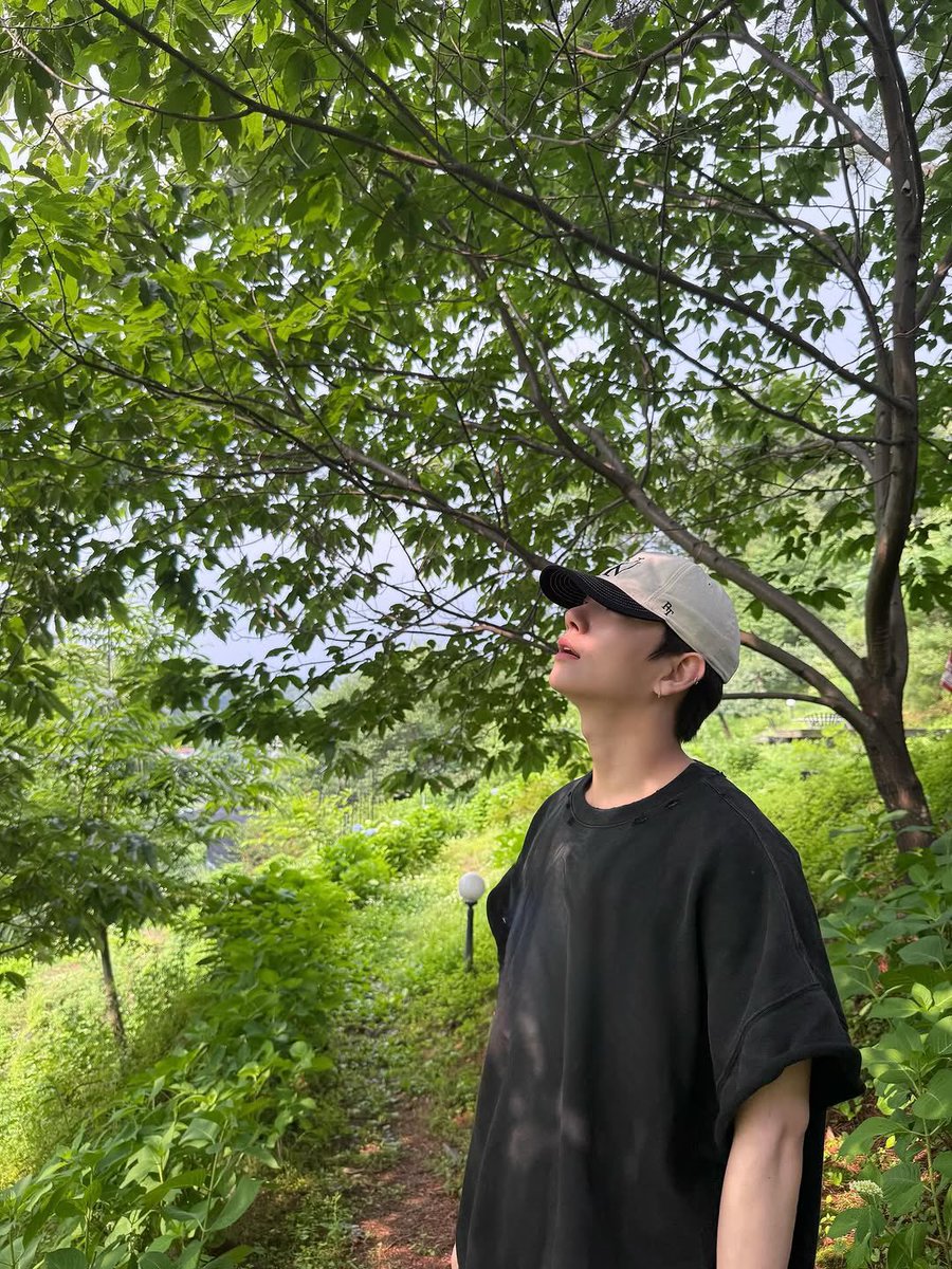 shujithinker's tweet photo. joshu_acoustic instagram update 😭 #조슈아 #JOSHUA https://t.co/9Z1yU6XmI8