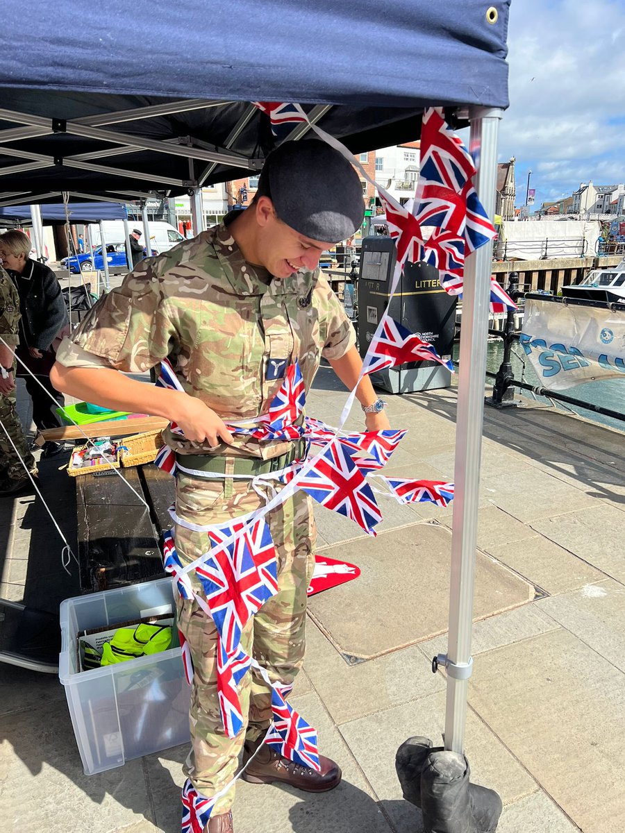 RAFFylingdales's tweet photo. Sunshine, sea air &amp; plenty of Union Jack bunting 🇬🇧☀️

A brilliant Armed Forces Day in Whitby &amp; Scarborough celebrating the people behind the uniform.

Thanks to everyone who came to say hello! #AFD25 #TeamFylingdales🫡 https://t.co/YMOpiZByez