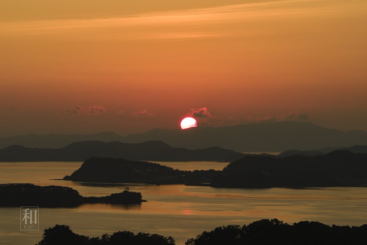 6月27日 九十九島の夕景
早すぎる梅雨明けで見られた美しい夕焼け。穏やかな海に染まる空のグラデーションが印象的だった

#Mavic4Pro
