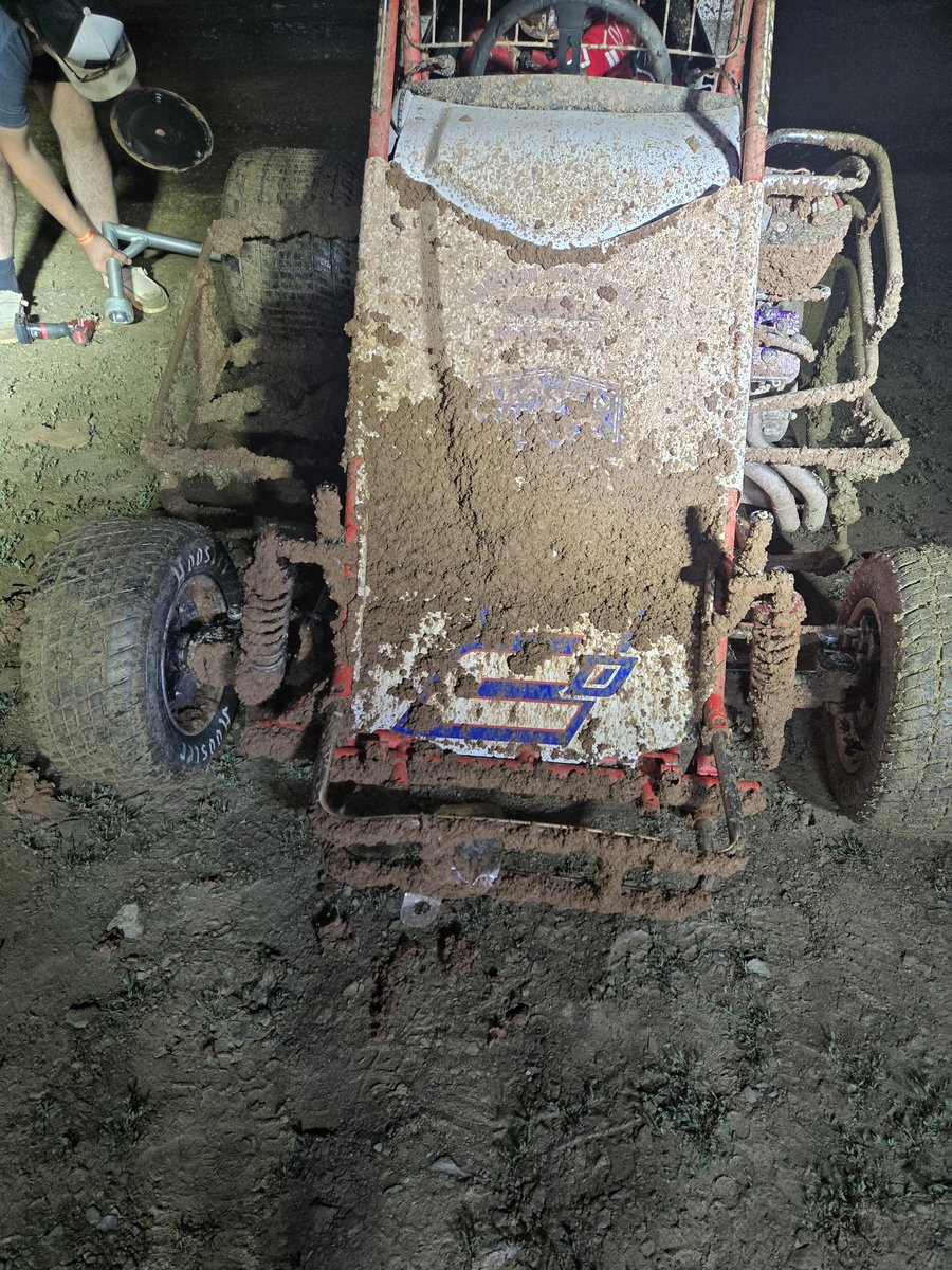 Took a trip west to <a href="/HillBlanket/">Blanket Hill Speedway</a> Speedway last night. Won the heat from 4th, started P5 in the feature &amp; finished 2nd. It was a very heavy track after the rain.