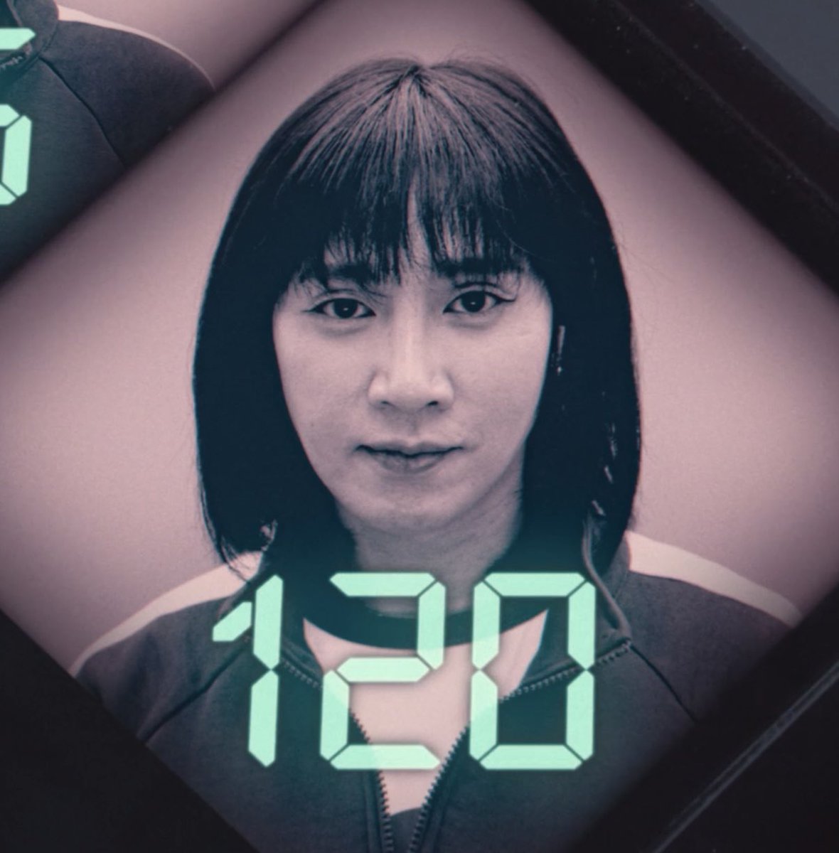 hyunjulover's tweet photo. okay but like she looks so pretty here are we kidding look at her cute little subtle smile and her eyeliner and perfect hair can I kiss her https://t.co/URJ0c77SWA