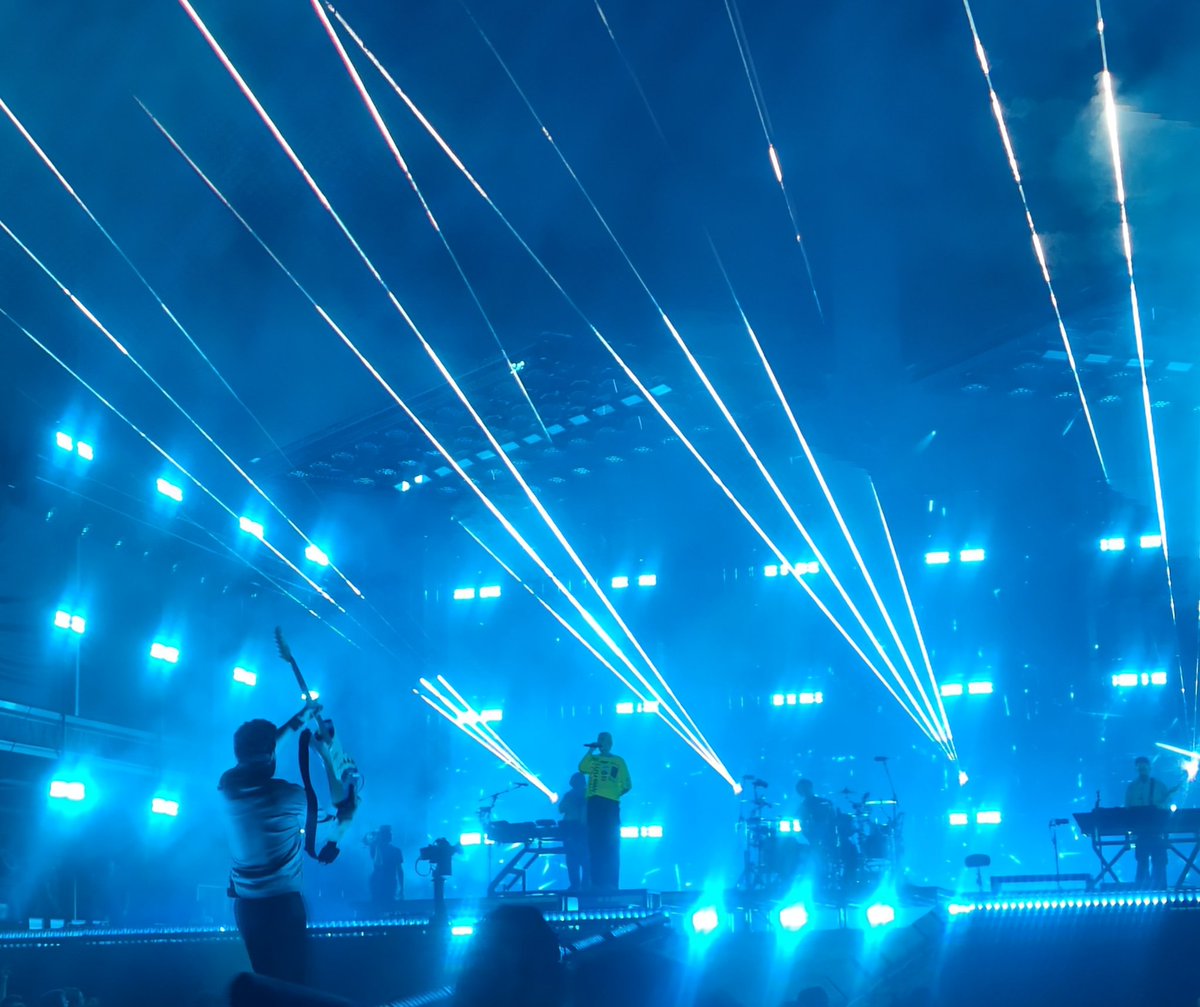 Badgeraz's tweet photo. The visuals were incredible! Big up to the @linkinpark lighting crew, they were next level!! #LinkinPark #FromZero #BePartOfSomething https://t.co/ueaKTtwmgX