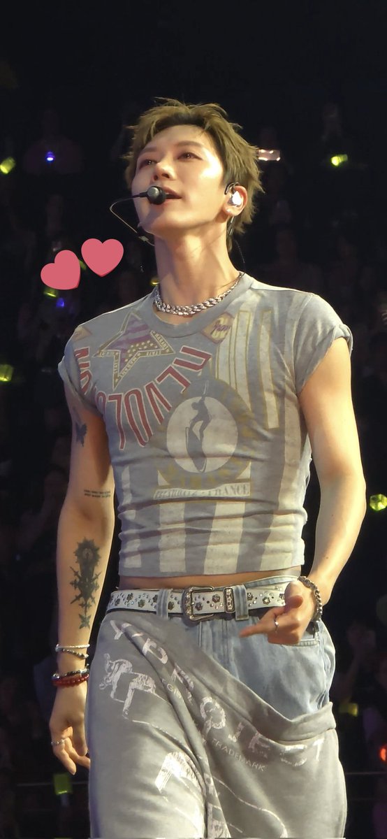 I love them so much!
After all these years I still keep falling in love with them more &amp; more every time I see them live. The chemistry, the vibes, the talent &amp; the visuals💚
#WayVxSMTOWNLondon
#WayVinLondon
#SMTOWN_LIVE_LONDON
#威神V #WayV #TENLEE #TEN #텐 #テン #李永钦 #เตนล์