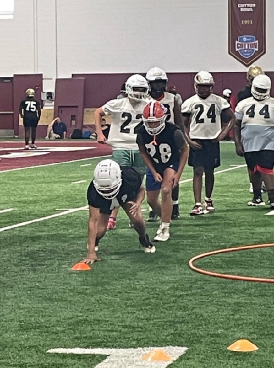 BraxtonDurgin27's tweet image. Had a great time getting better at 3 camps in the last 2 weeks fsu big man camp famu big man camp and down and dirty lineman camp at Webber international  #tread