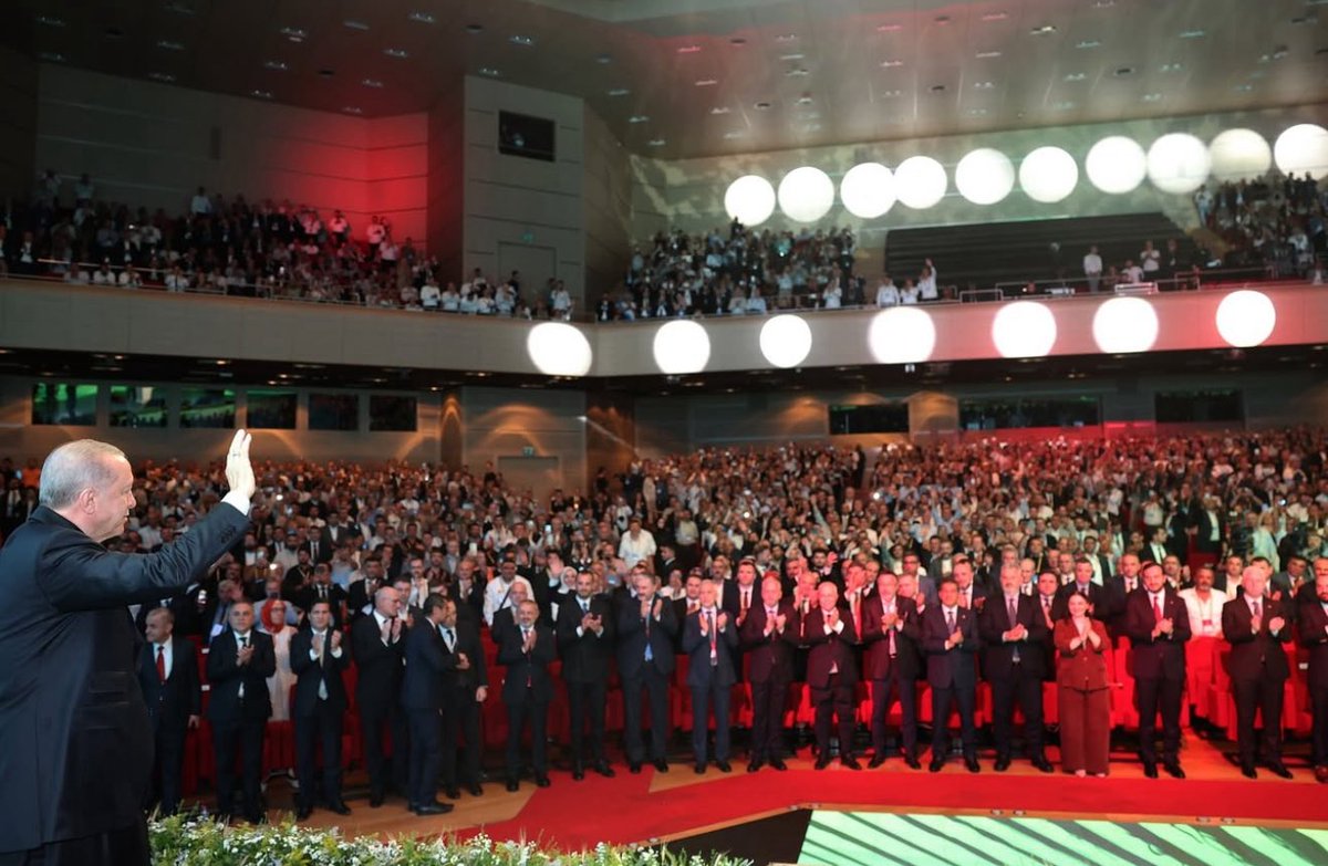 Dün “İşimiz Ziraat Gücümüz Ziraat” temasıyla bu yıl 4’üncüsü tertiplenen Tarım Ekosistemi Buluşması’na katıldım. Hayırlara vesile olmasını diliyorum.

Türkiye’nin kalkınmasına, soframıza ulaşan pek çok ürünün
yetiştirilmesine emekleriyle vesile olan çiftçi kardeşlerime