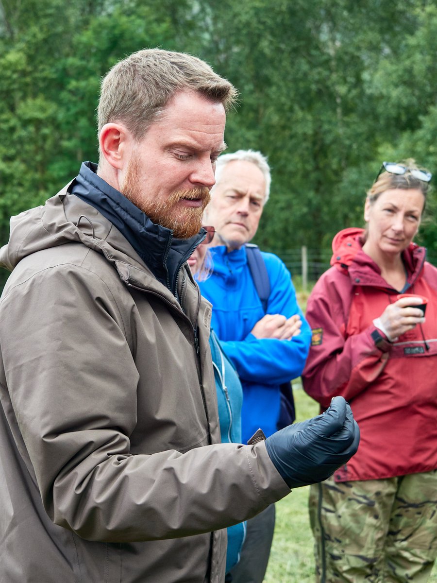 57seoras's tweet image. Another aspect of the day at Achnacon, Glencoe with
@AcfAscot was being shown current coin finds by the incredibly knowledgeable Jesper Ericsson. Curator of Numismatics, Hunterian Museum. Fascinating and another dimension to think about.
#archaeology #glencoe #Coins