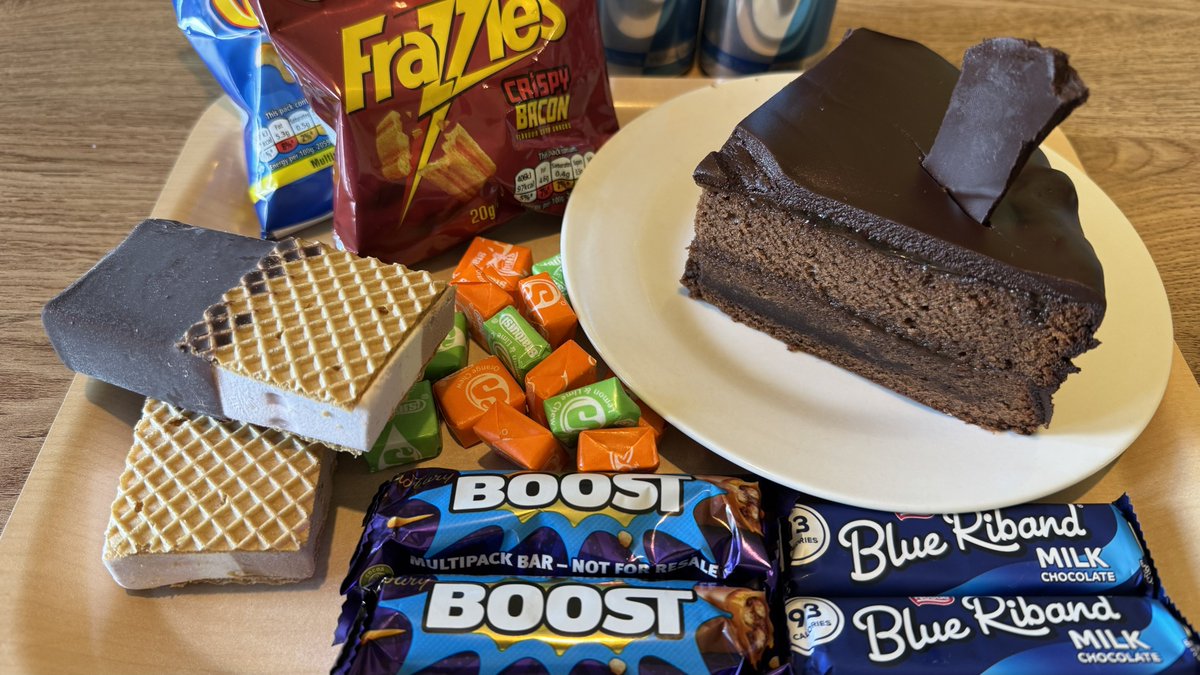 ArgyllSeaGlass's tweet photo. Well I might of outdone myself with the best cake Iβve ever baked π
For #MikesSnacks for the Austrian Grand Prix I revisited my first one I did in 2022, the delicious Sachertorte π¦πΉ π€€
Usual extras added including couple of wee ice cream nougats π
Come on Max Verstappen and Red Bull π¦
Have a great Sunday everyone π