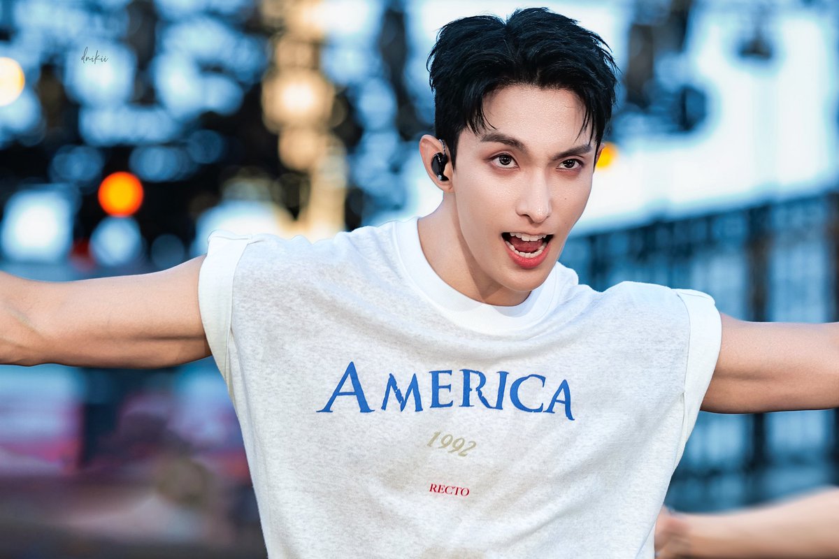 dnikii218's tweet photo. 250629 PSY SUMMER SWAG
🐺
#세븐틴 #SEVENTEEN #이석민 #도겸 #dk #ドギョム https://t.co/7kNHlaYglX