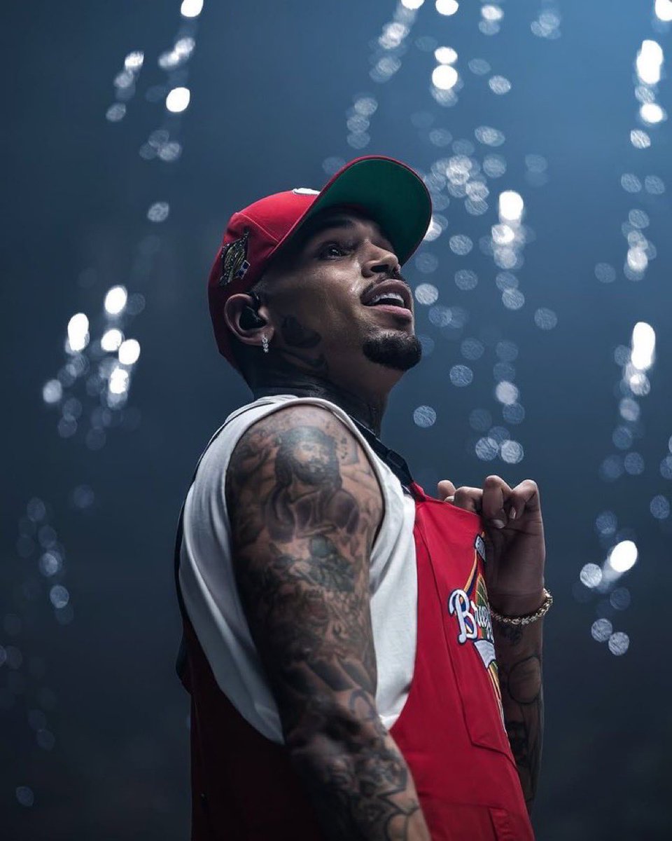 BuzzingPop's tweet photo. Chris Brown via IG:

“I wish yall stop comparing me to other artists and saying me vs someone else. Until one of these artists do all the sh*t by themselves with no help and the media constantly f**king with them, then come holla at me. I’m trying to feed my family! […] I BEEN OVERLY BUSting MY A** for the last 20 years”
