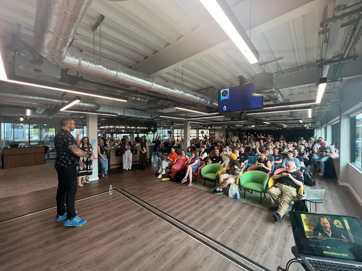 AGENTCON MANCHESTER IS DONE!!! WOW What a day! I'm still absolutely buzzing after this event. THANK YOU to all who attended... you certainly brought the vibes! I could feel the enthusiasm in every room and from every stage. I am VERY grateful to you all.

One thing that we really