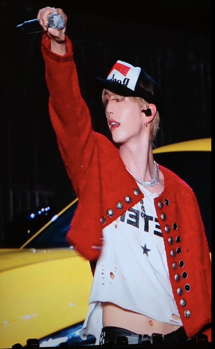 โหหห มาร์คต้วน เบาหน่อยพ่ออออ 😭😭😭
 #MarkTuanxBazaarGala