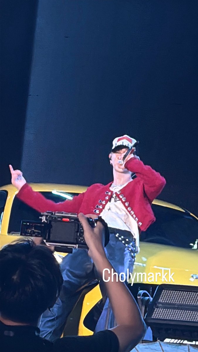 cholymarkk's tweet photo. ก็มาดิครับ มาร์คต้วนโคตรเอา เอารถขึ้นมาบนเวทีได้อะ ก็มาดิโว้ยยยยยยยย
 #MarkTuanxBazaarGala https://t.co/DaEudjoubn