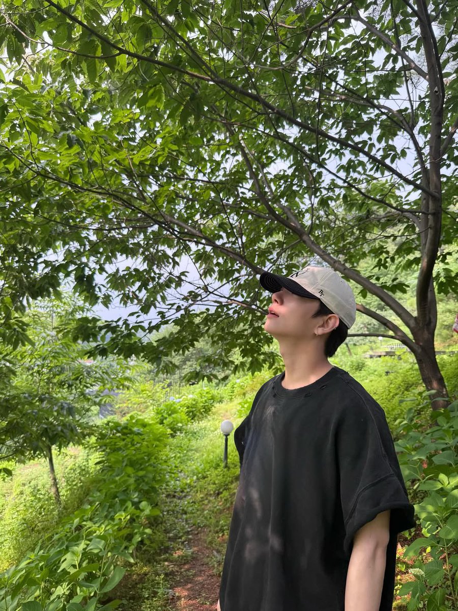jihanhour's tweet photo. 250629 JOSHUA instagram post

🤔 ugh

🎶need some rest by howru00

#JOSHUA #조슈아 #ジョシュア #洪知秀 https://t.co/IBa5Yn17hk