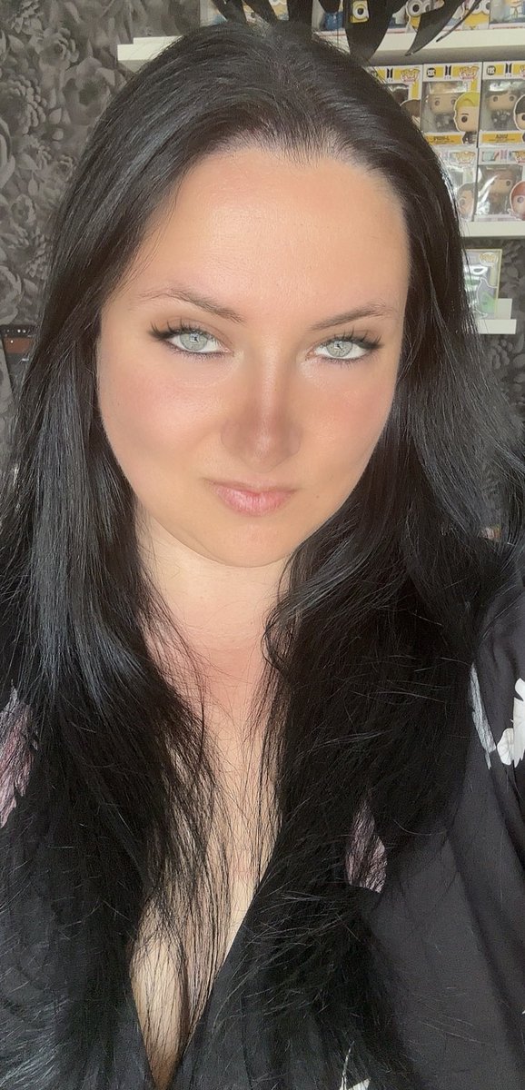 Ich sehe keinen Mann…

Ich sehe einen nützlichen Bankautomaten mit Komplexen…

Perfekt 😌

Lade auf…
Pumpe leer…
Kriech zurück… 

#geldherrin #moneydom #findomgoddes #paypig #paybitch #HumanATM
