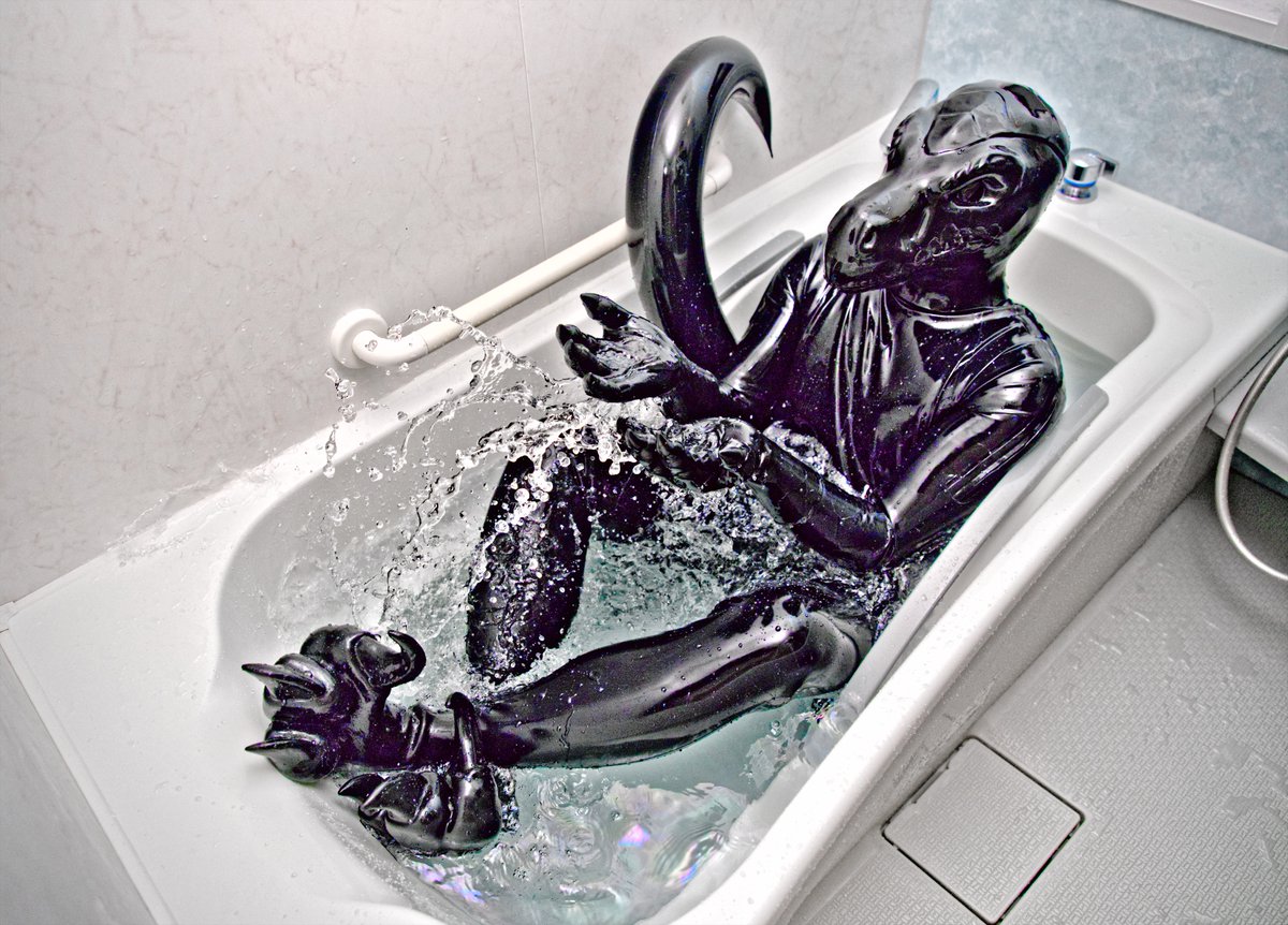 🛁🦖 #Latex <a href="/FriskyCritters/">Frisky Critters</a>