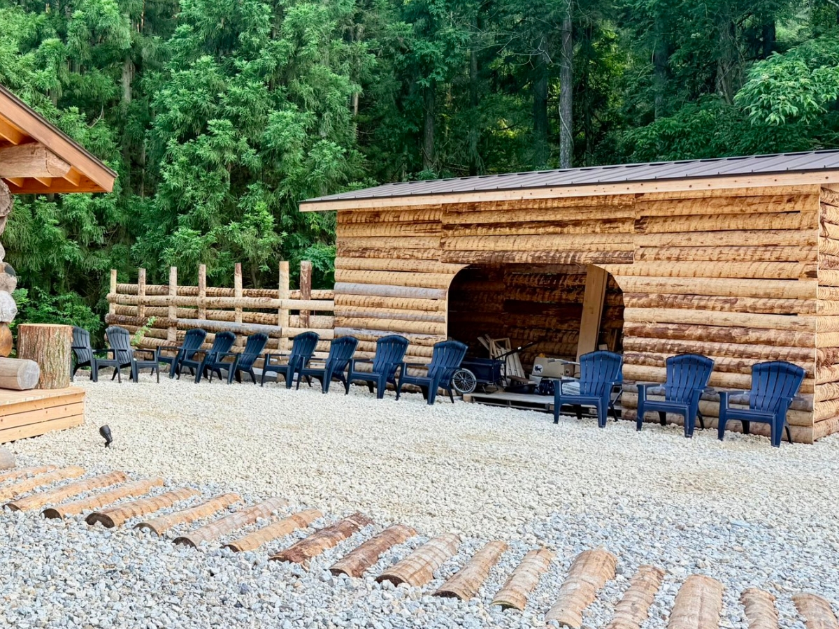 7月2日、岐阜県山県市に「神崎サンガサウナ」がグランドオープン!!

あの大垣サウナ元支配人「トオルちゃん」がプロデュースした「本気のサウナ施設」!!

世界初 広葉樹で作られたログハウスサウナ!!
水の青さは唯一無二「神崎ブルー」にダイブできる水風呂!!

⬇️詳細ページ⬇️
supersento.com/chubu/gifu/san…