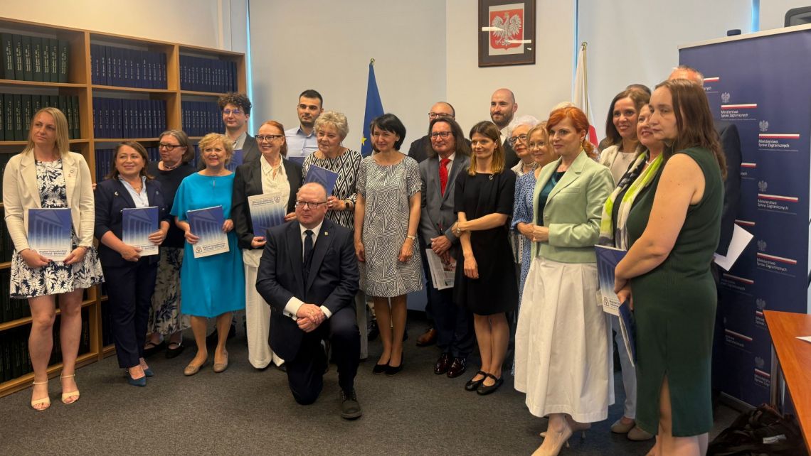 MidlandsPolCom's tweet image. First &apos;New Media in Polish Organizations Abroad&apos; training and practical workshops in Polish media organizations for the member of Polish diaspora has been completed successfully! Thank you @MSZ_RP and @UniWarszawski 
twojapolonia.tvp.pl/polacy-na-swie…