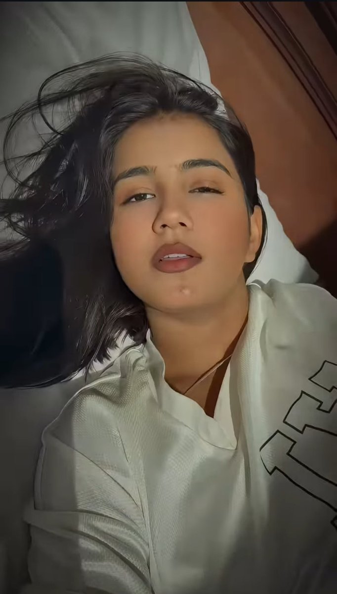 Rashi❤ (@iamrashmika86) on Twitter photo 👀 👀