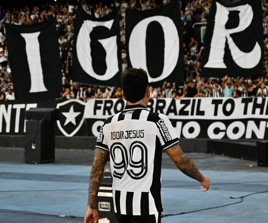 chikohenriques's tweet photo. Honrou a camisa do Botafogo até o último segundo, obrigado por tudo ÍDOLO #Botafogo https://t.co/DoDz2Sqw9b