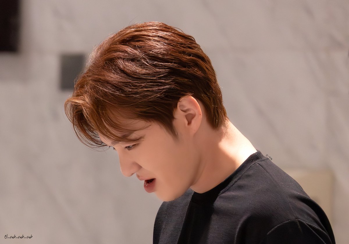 _sub_sub_sub's tweet photo. 250625 영스트리트 퇴근

#비투비 #이창섭 #BTOB #leechangsub

진짜 마음이 힘들어져.. 🥹 https://t.co/cpOKk68yb2