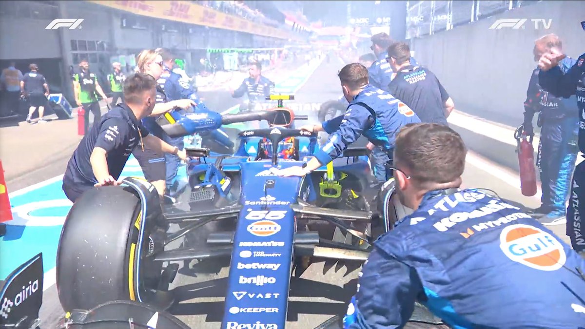 f1speed_indo's tweet image. Buset chaos banget ini Williams....

Rem jelas terbakar dan cukup yakin remnya sudah ada kerusakan. Sepertinya sulit untuk bisa ikut balapan.