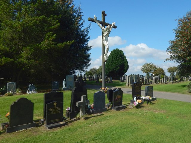 🚨 SHOCKING: Vandals have desecrated St. Conval’s Catholic Cemetery in Barrhead, destroying ~40 headstones &amp; setting fire to a 5m crucifix.

Bishop John Keenan: “I’m saddened &amp; dismayed by this senseless violence.”

Info? Call Police Scotland 101, ref 1089 of 29 June.