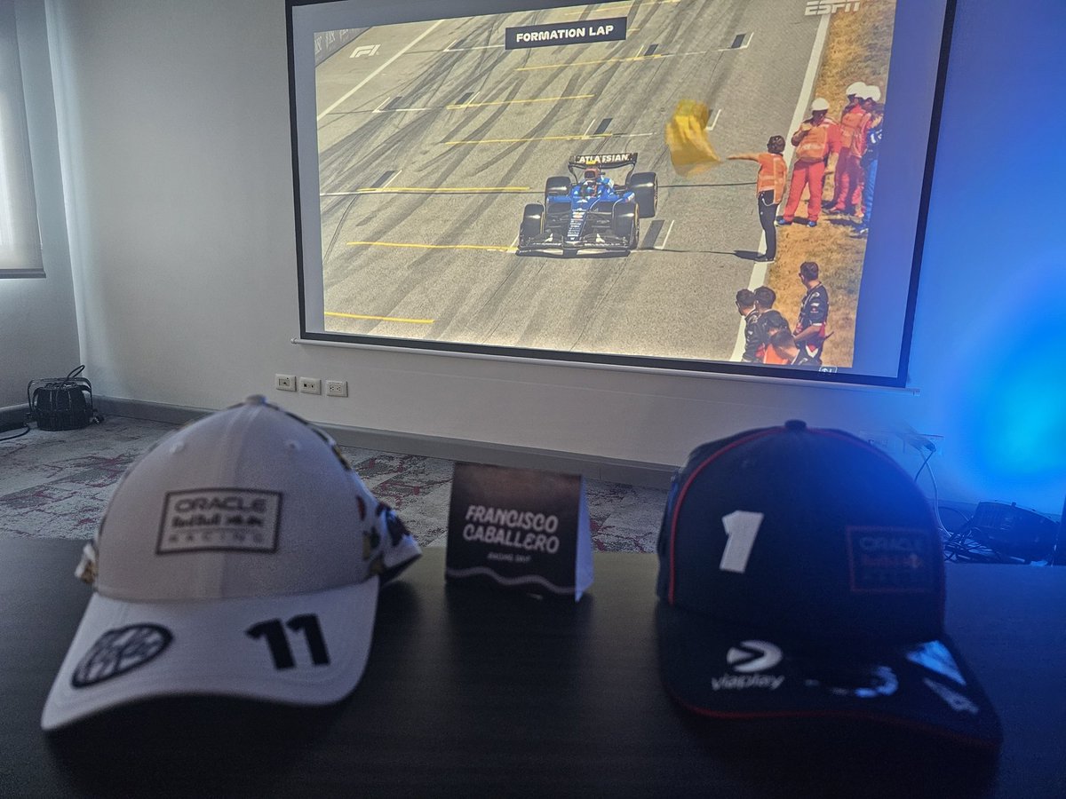 Caballer0h's tweet photo. Hoy es diferente...! #F1 #RedBull #Formula1 #ESPN https://t.co/7ogHizHZaY