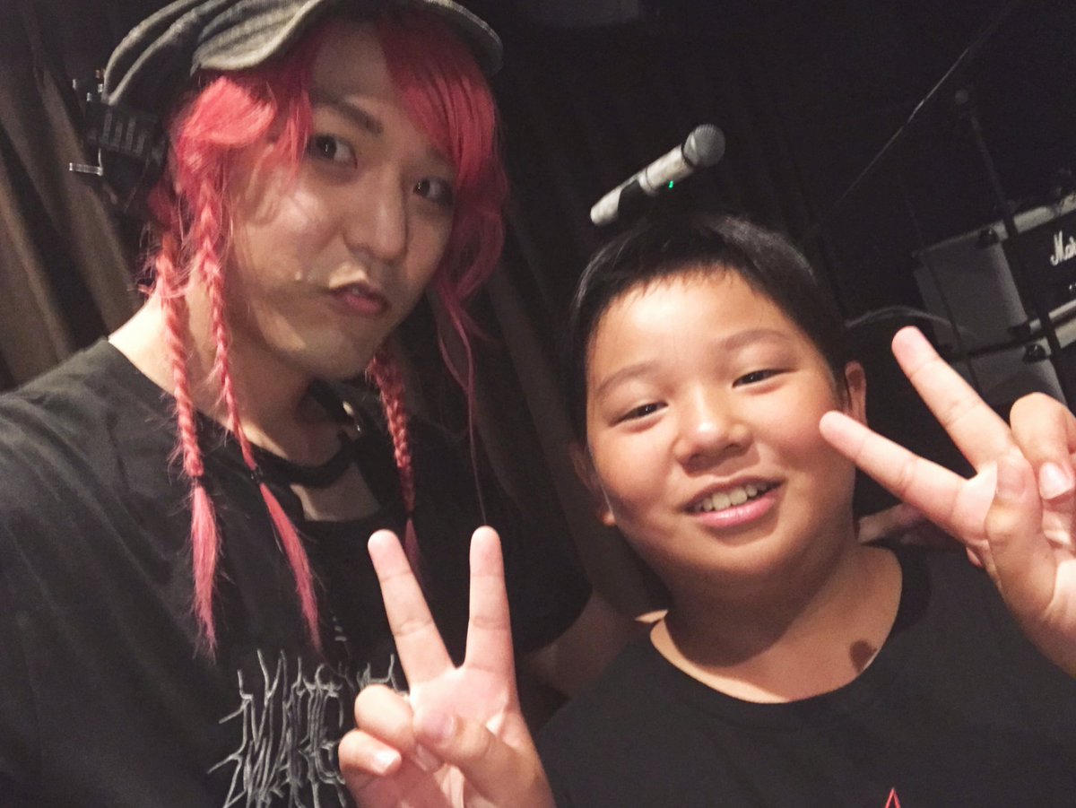 myiLia_nt's tweet photo. kizashi、Keita、myiも出演してるかもね👀

7/3（木）の突撃！ナマイキTVを要チェック！

#Kota #仙台 #宮城 #KHB #テレビ #出演 #特集 #地上波 #LiveenCore #スタジオ #小学生 #ドラマー #メタル #ラルク #トリビュート #バンド #ナマイキTV #全国バンド図鑑 https://t.co/3nwXATZh0Q