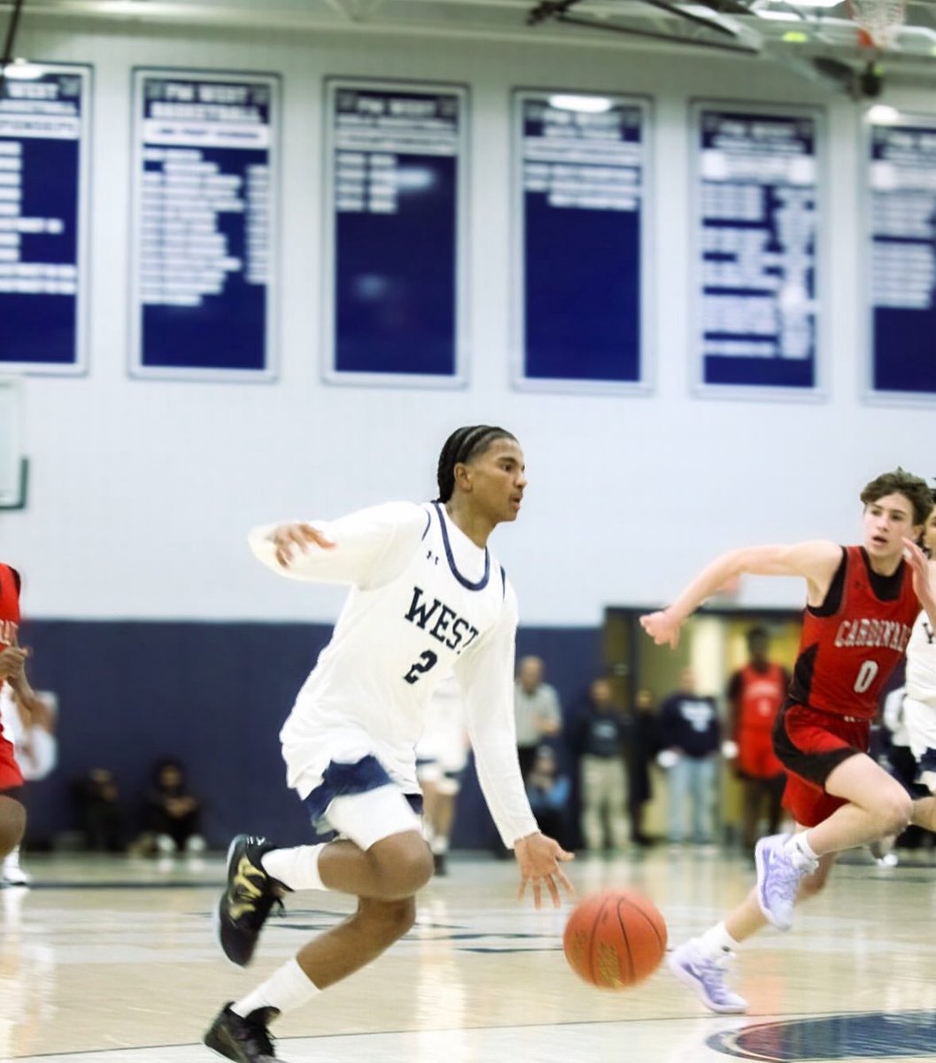 ‘26 PG <a href="/godwin_tru/">Tru Godwin</a> had a strong Friday performance in a win vs Radnor at <a href="/PhillyHSLive/">Philly HS</a> II, tallying 16 points (3 👌🏽’s), 3 steals &amp; 3 assists. The ultra crafty southpaw who plays on the <a href="/HoopGroupAL/">Hoop Group Academic League (HGAL)</a> for <a href="/TeamFermin/">Team Fermin Basketball</a> will be one of the top guards in the EPC this winter. #JOY 🏔️💜