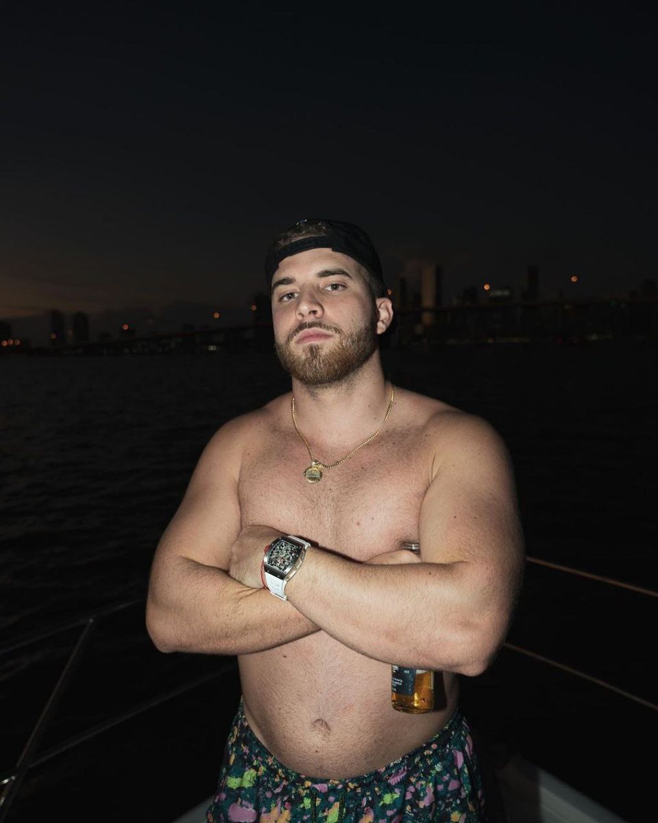 Alex González tweet media