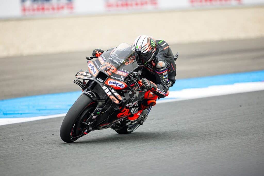 Bruce_wayne_67's tweet photo. Resultado #MotoGP #HolandaGP🇳🇱🏁
1️⃣Marc Márquez 🇪🇦 Ducati
2️⃣Marco Bezzecchi 🇮🇹 Aprilia
3️⃣Francesco Bagnaia 🇮🇹 Ducati
Campeonato (puntos)
1️⃣Marc Márquez 🇪🇦 307
2️⃣Alex Márquez 🇪🇦 239
3️⃣Francesco Bagnaia 🇮🇹 181
4️⃣Franco Morbidelli 🇮🇹 139 https://t.co/QbjHRkJS3v