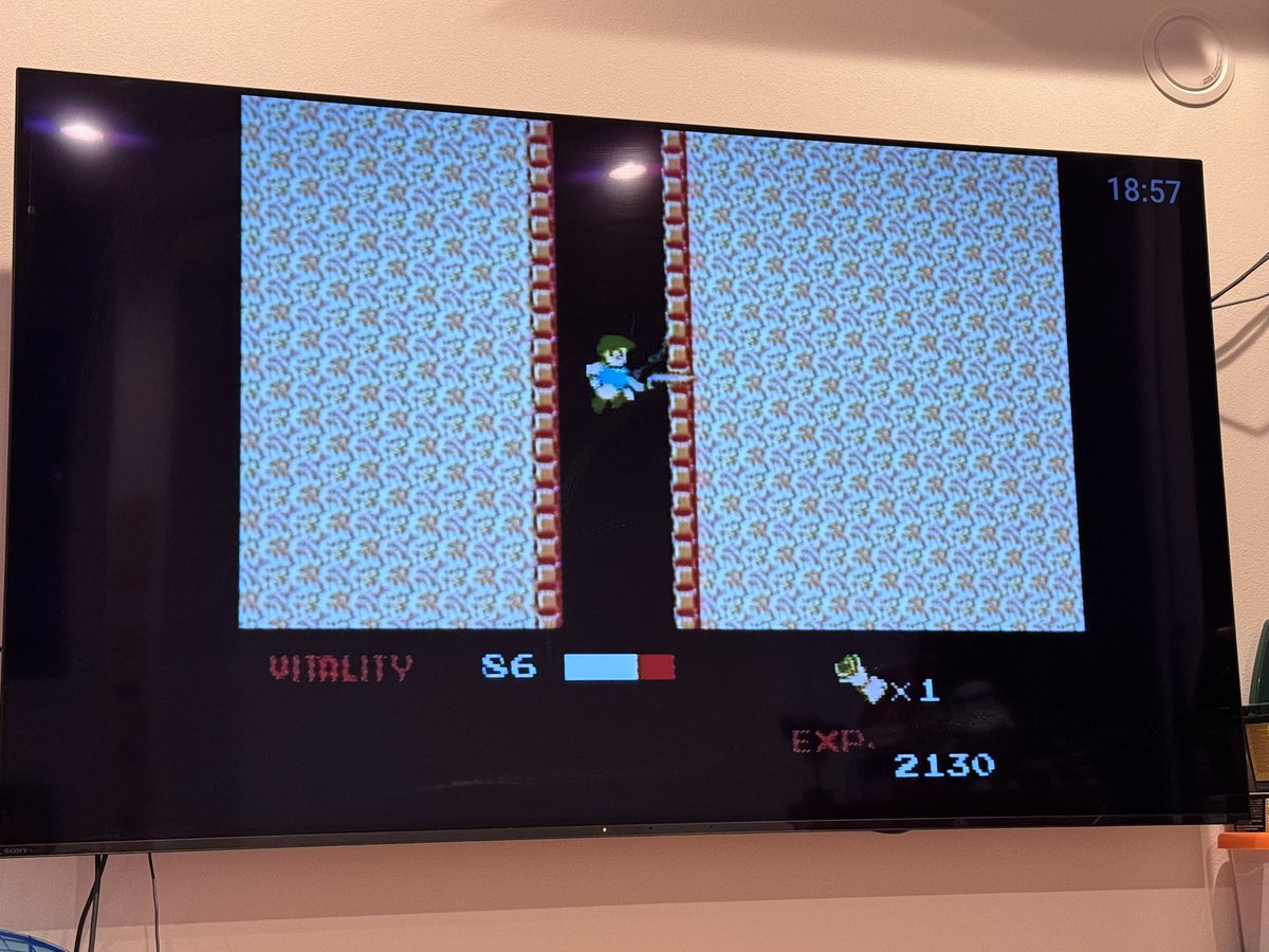 strmtrprs's tweet photo. ウチの子、ドラゴンバスター1面クリアまであと少しでした！
#ファミコン #レトロゲーム #ドラゴンバスター #4歳 #ナムコ #namcot https://t.co/3cav9FH0gA