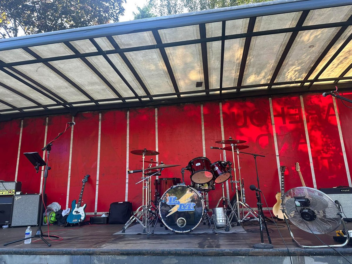 ad_moran4's tweet image. Another fantastic evening in the sunshine doing what we do best 💥, so good to be back on stage 😎 ☀️ ⚡️ 🪩 

#SummerGigs 
#LiveMusic 
#Summer