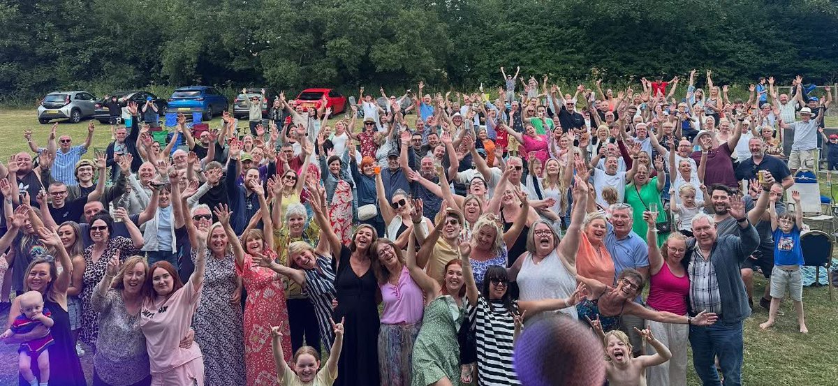 ad_moran4's tweet image. Another fantastic evening in the sunshine doing what we do best 💥, so good to be back on stage 😎 ☀️ ⚡️ 🪩 

#SummerGigs 
#LiveMusic 
#Summer