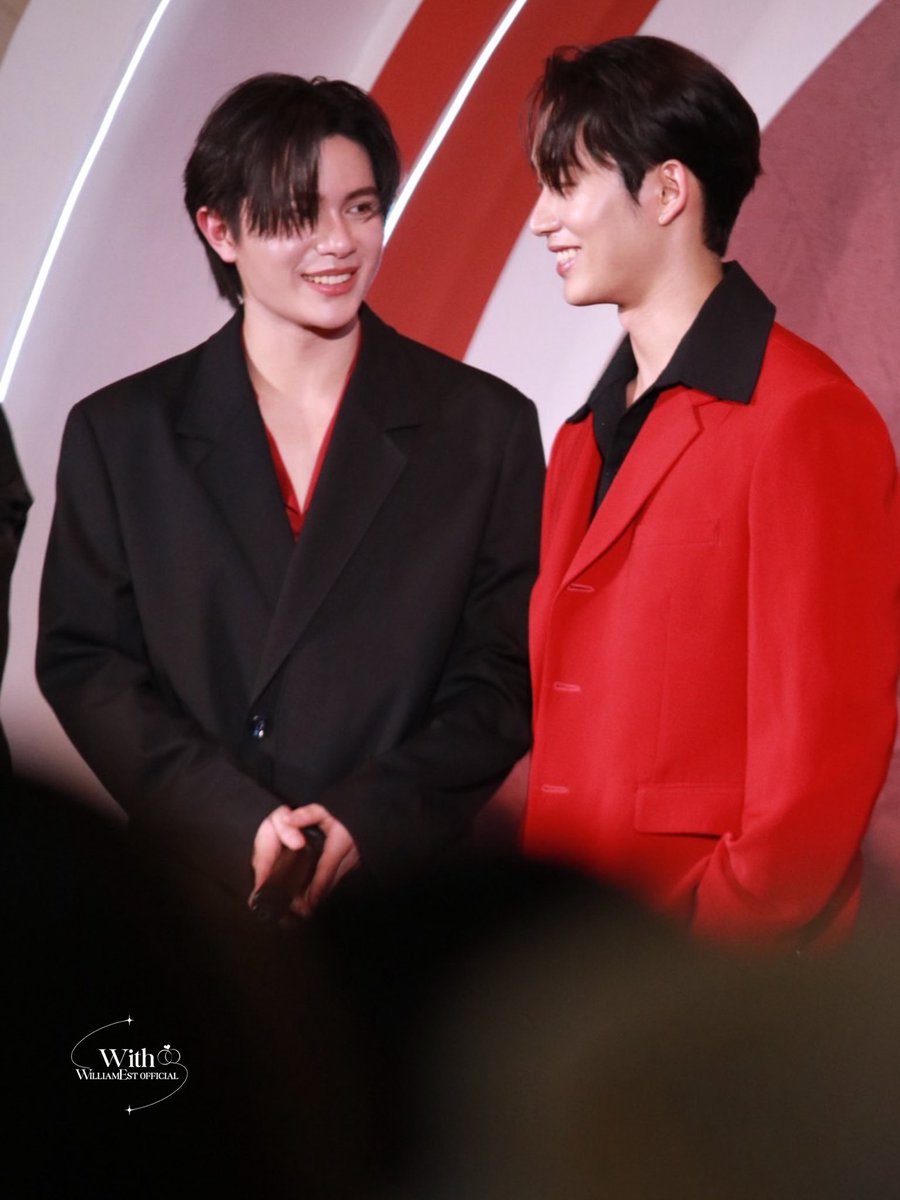 WEofficialTH's tweet photo. ตามองตา สายตาก็จ้องมองกัน✨😆

WILLIAMEST TSUBAKI AT TOPS
#TSUBAKIxWilliamEst https://t.co/W1uLQGg5Cq
